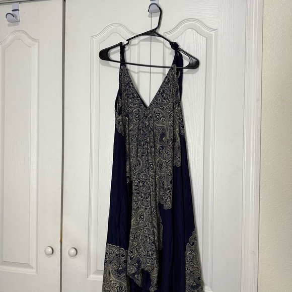 Elegant Navy and Cream Paisley Boho Jumpsuit - Picture 8 of 8